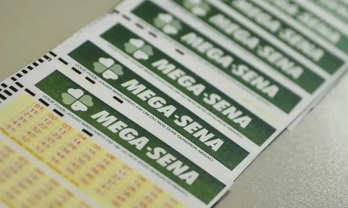 Imagem da notícia Mega-Sena sorteia R$ 38 milhões nesta terça-feira; apostas seguem até às 20h