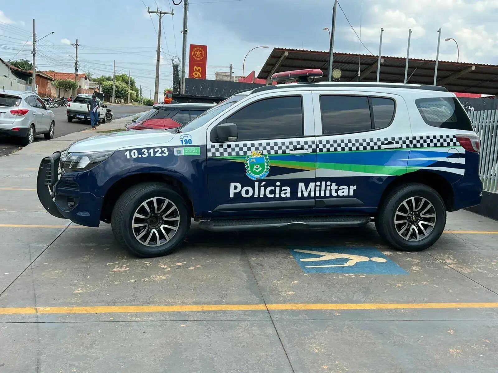 Imagem da notícia Pessoa é socorrida após tentativa de homicídio em atacadista de Paranaíba