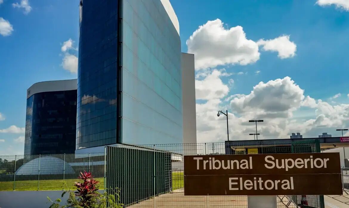 Imagem ilustrativa da matéria TSE se reúne nesta quinta em busca de consenso sobre IA nas eleições