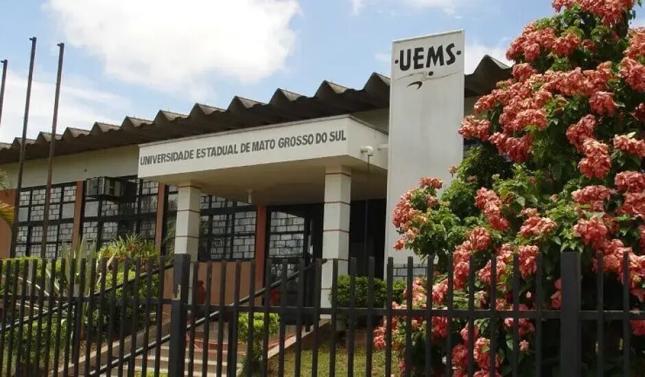 Ilustração da notícia Após ocorrência em estacionamento, UEMS adota medidas para ampliar segurança no campus de Paranaíba da MS Todo dia