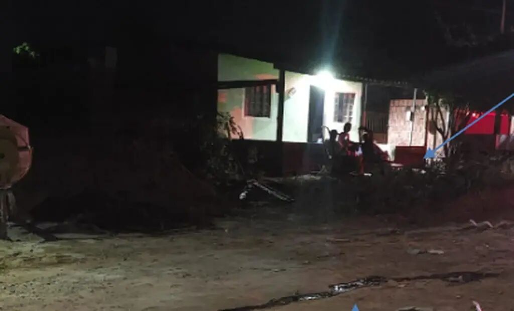 Imagem da notícia Jovem é morto a facadas após ser agredido por três homens em Rio Negro