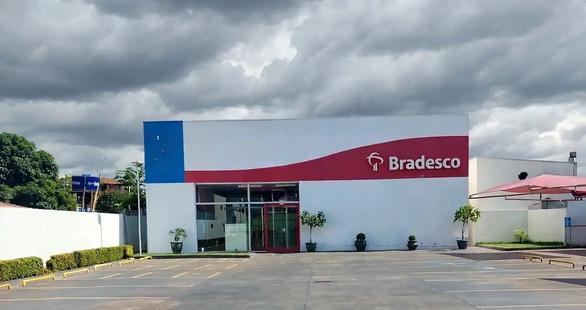 Ilustração da notícia Bradesco é condenado a pagar R$ 6 mil após descontos indevidos em Paranaíba da MS Todo dia