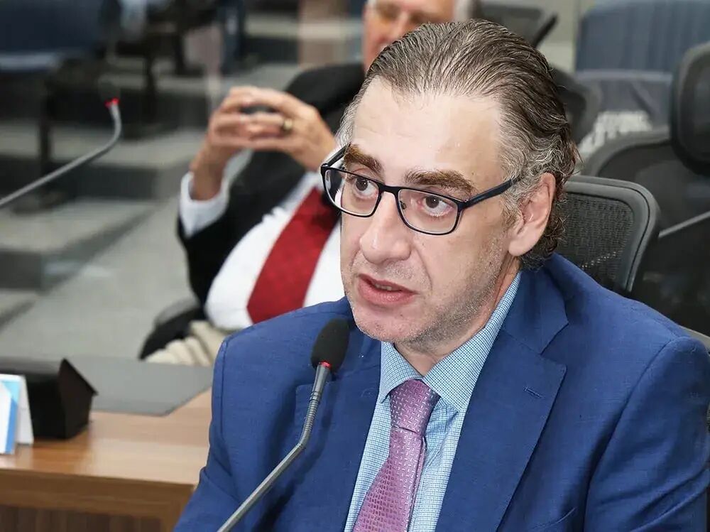 Imagem da notícia Ex-deputado Neno Razuk é preso na Bolívia e será entregue às autoridades brasileiras