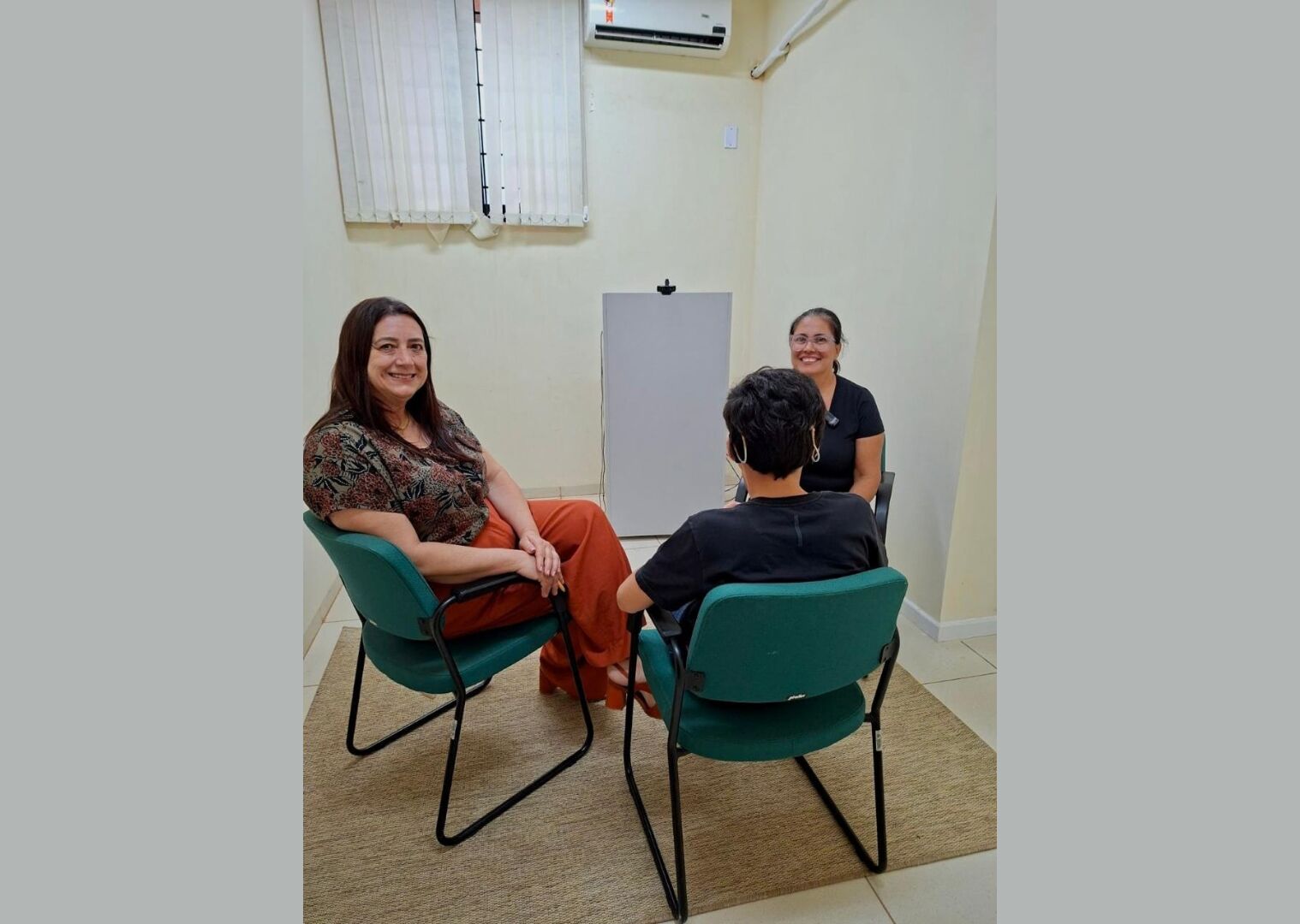 Imagem da notícia Depoimento especial com intérprete de Libras garante escuta acessível a adolescente surdo em Chapadão do Sul