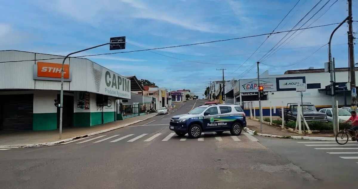 Imagem da notícia Motociclista tenta fugir da PM, cai durante perseguição e é detido em Paranaíba
