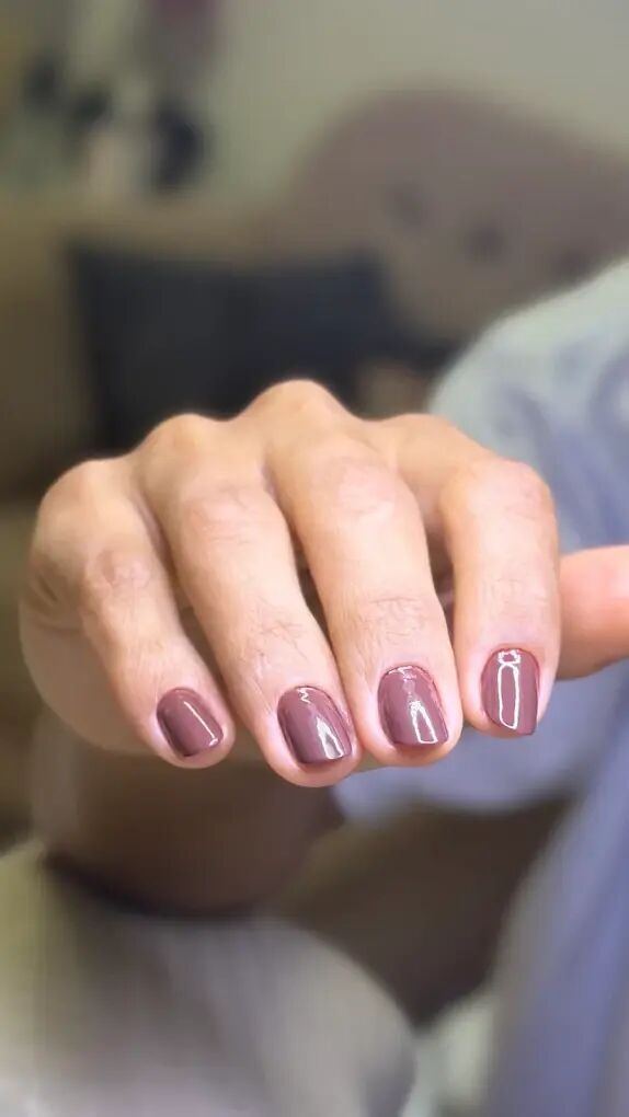 Esmaltação em gel e blindagem no estúdio Pamela Rezende