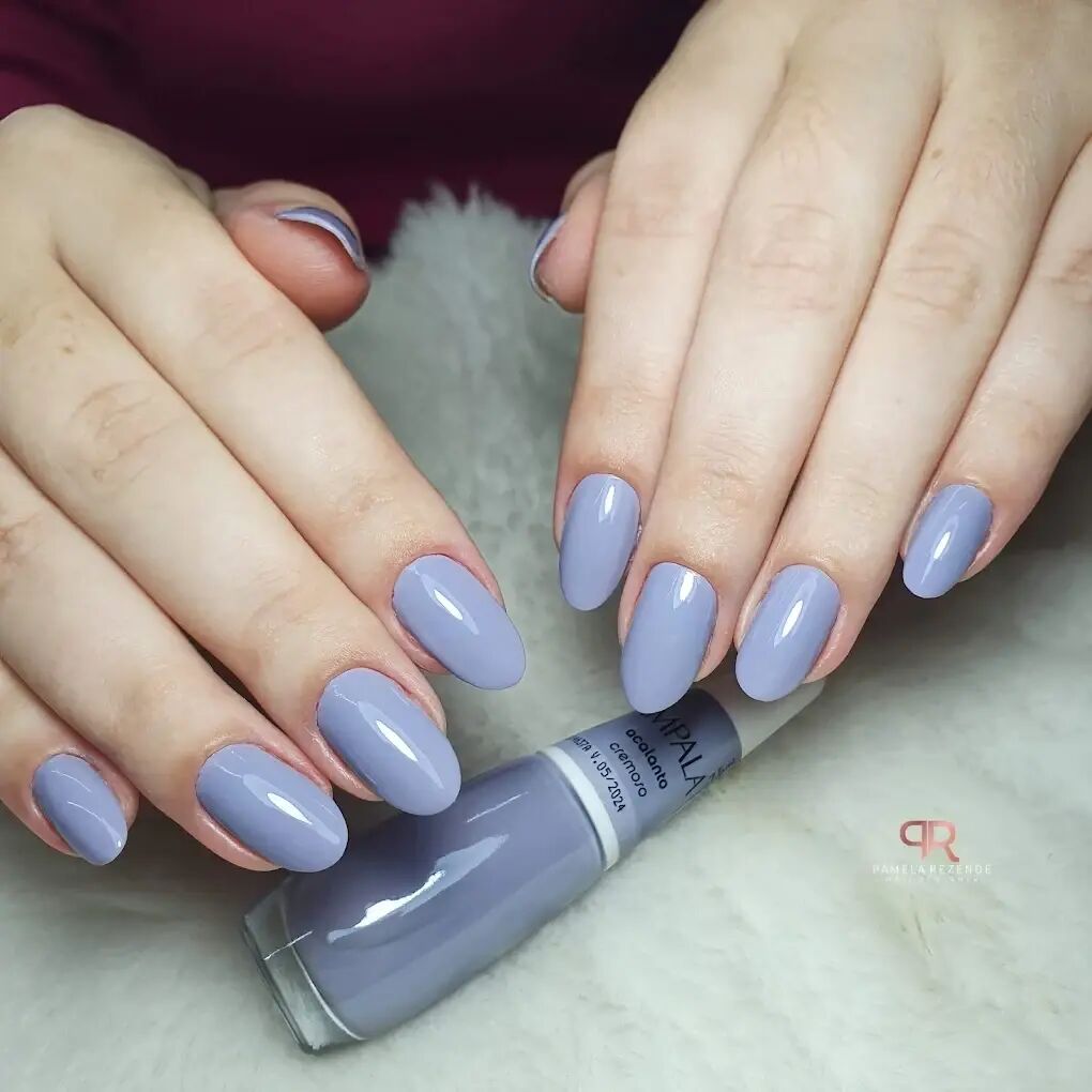 Esmaltação em gel no estúdio Pamela Rezende