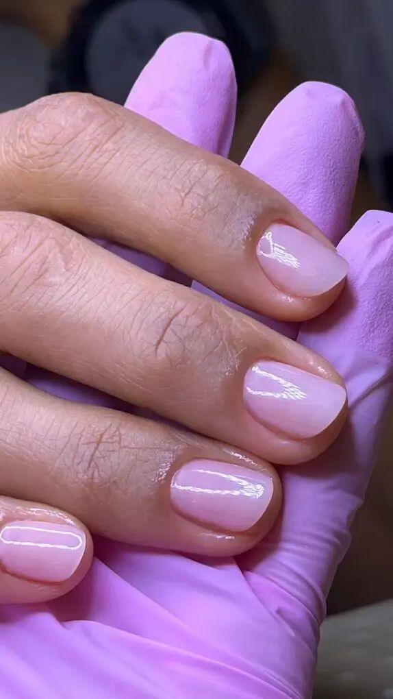 Detalhe de unhas feitas no estúdio em Rio Preto