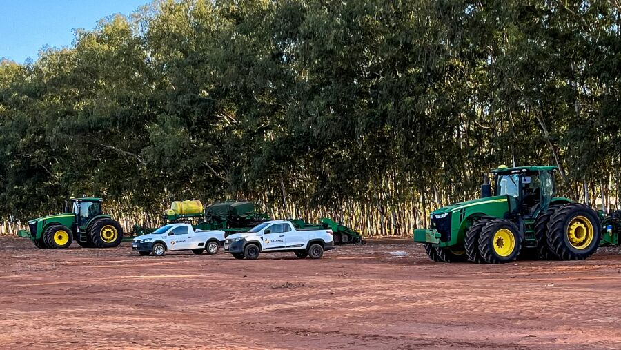Imagem Tratores-e-veículo-da-Geomaq
