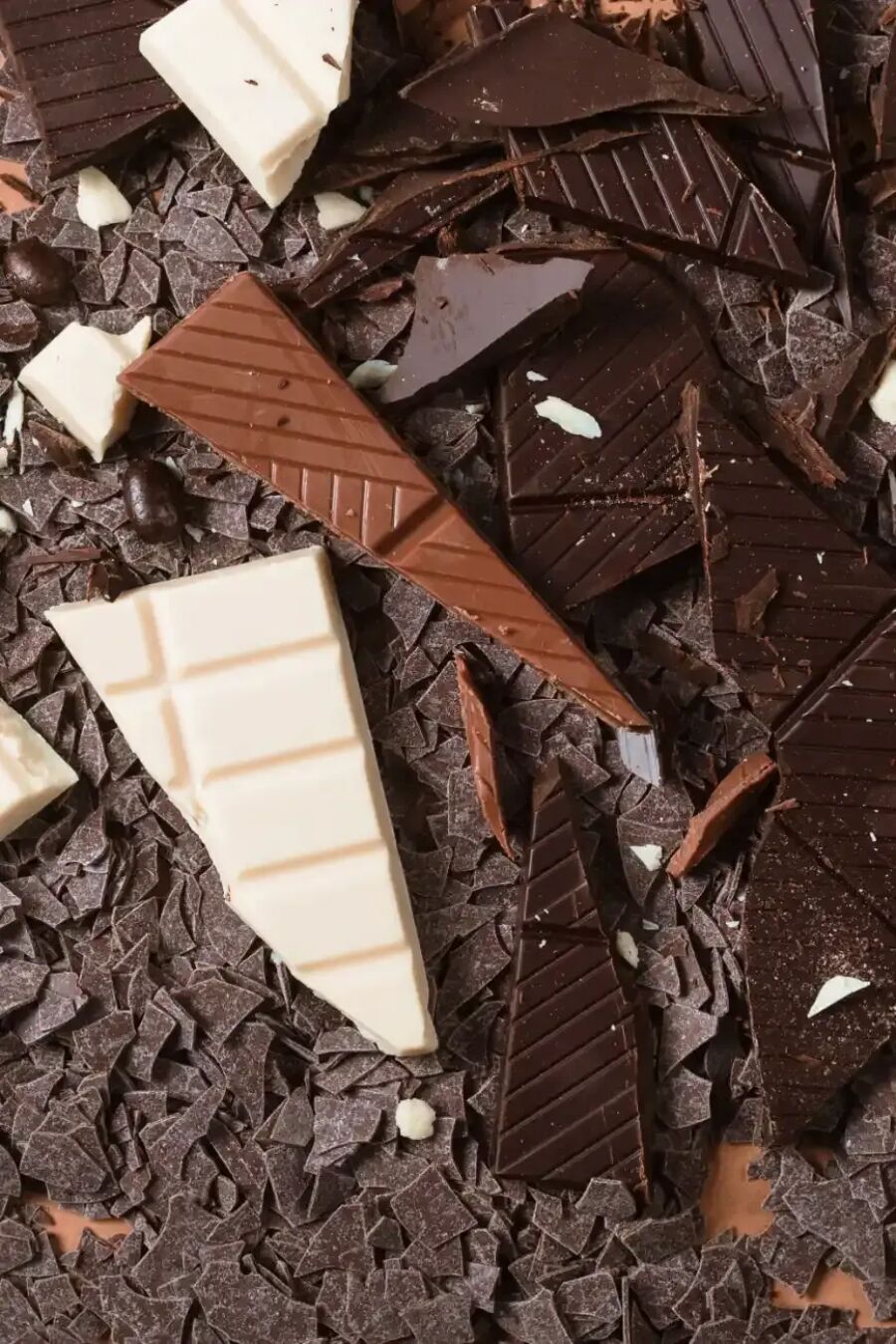 Imagem chocolates-em-pedacos-barra-e-lascas