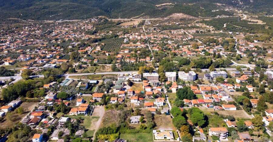 Cidades pequenas podem oferecer mais oportunidades de fidelização, por exemplo.
